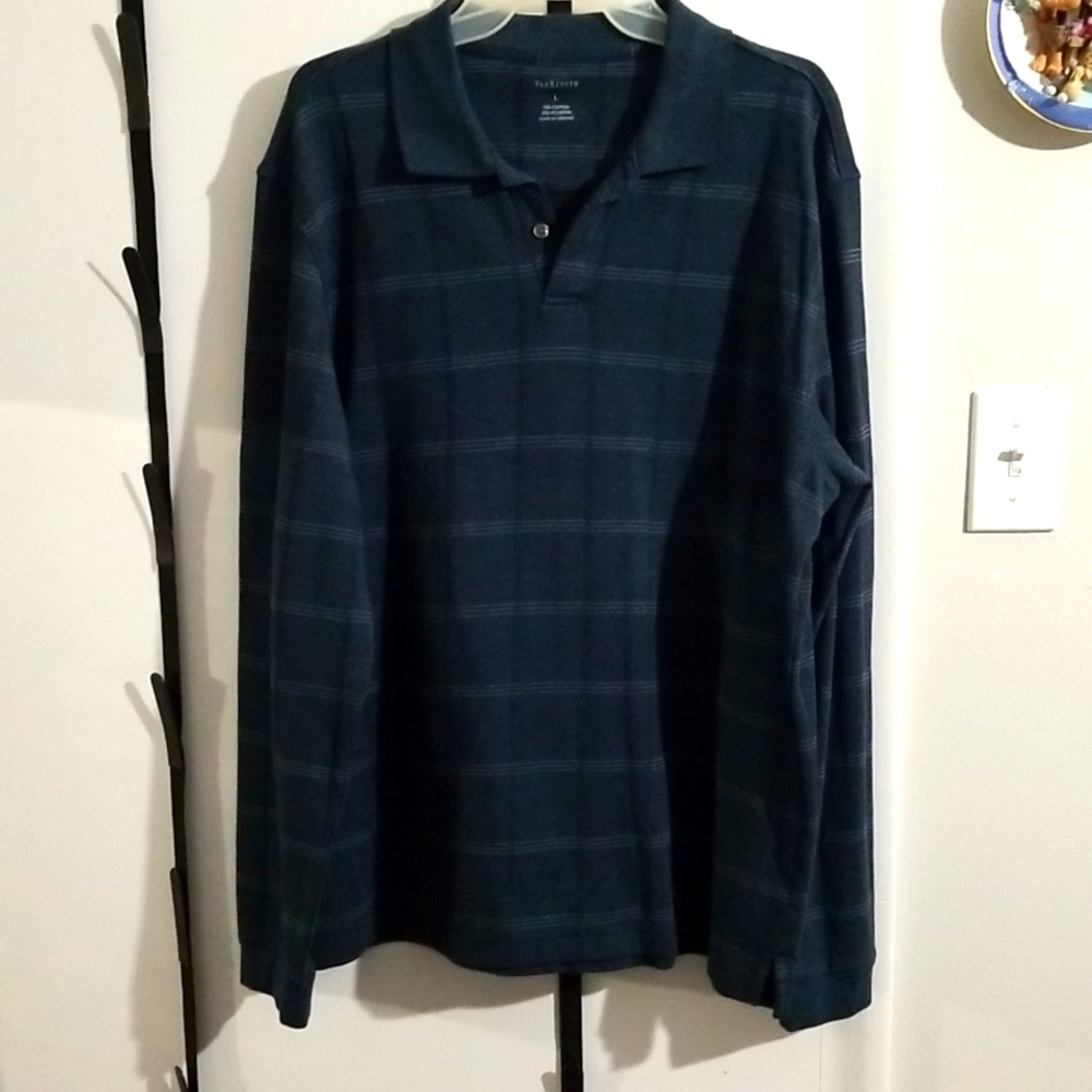 Dark blue/Gray pinstripe, super soft, stretchy, great condition like new.